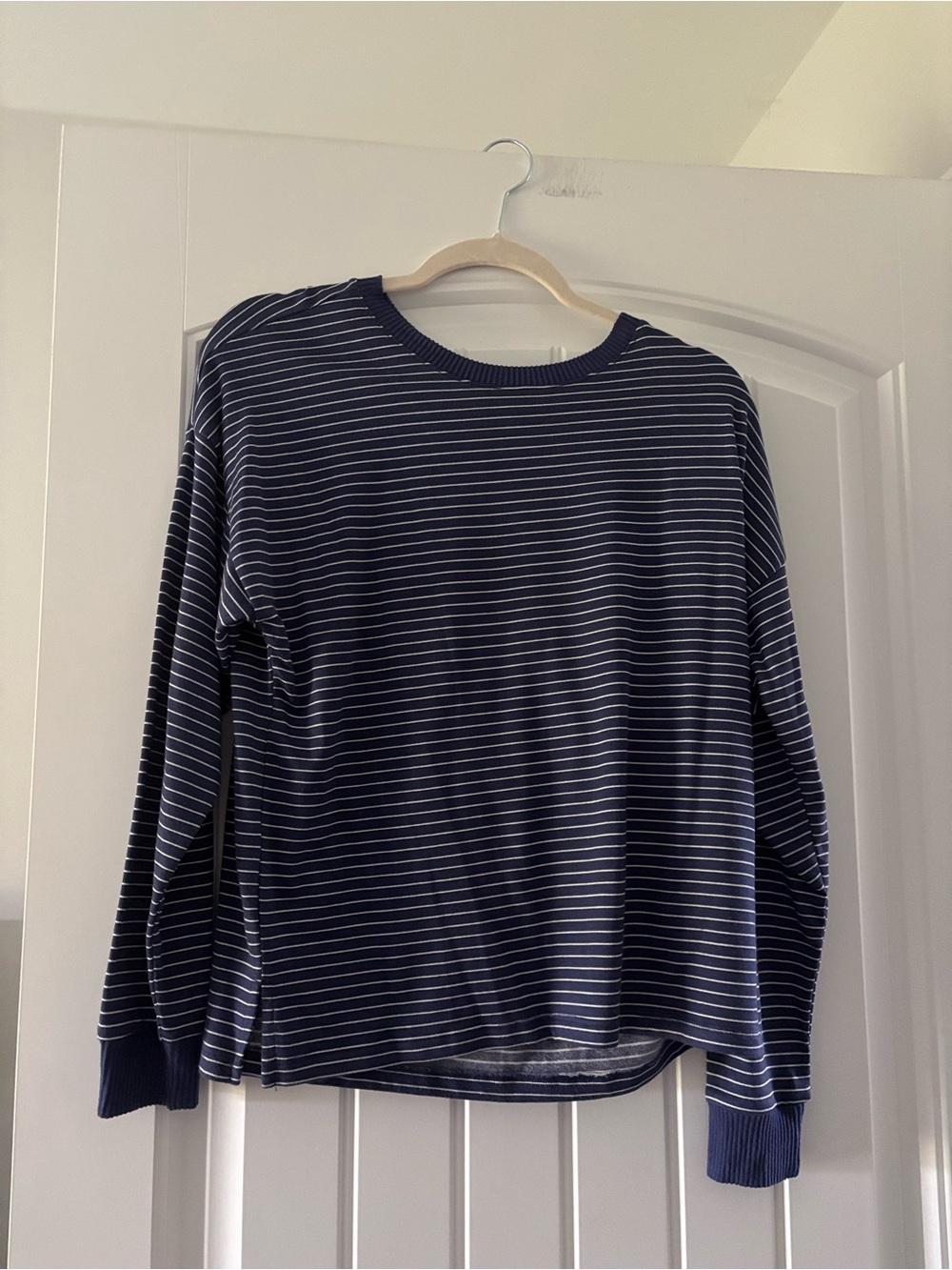 Joyspun Striped Long-Sleeve Navy and White Pajama Top Women’s size M